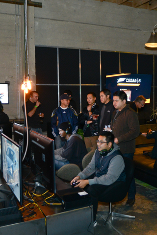 Illustration for article titled Jalopnik Readers Play Forza 5 & Drink Manhattans in San Francisco